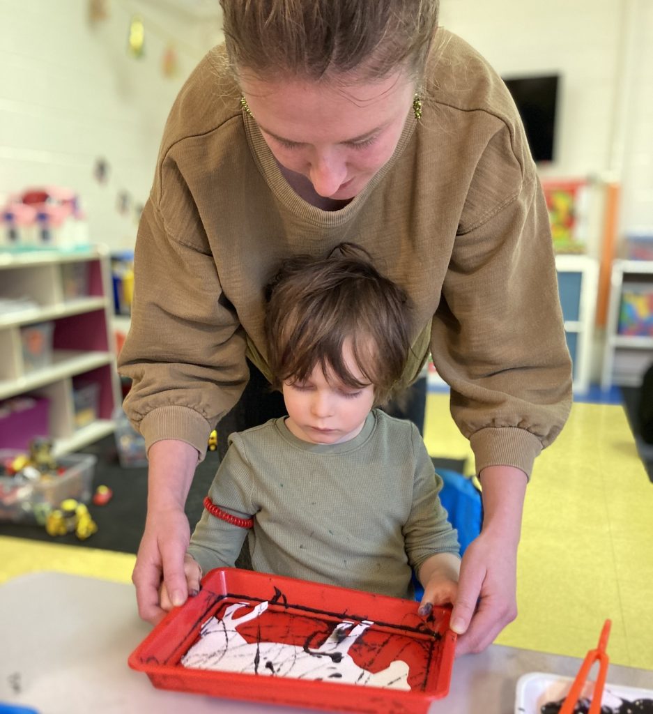 Safe and nurturing preschool - Morning Explorers - Black Mountain - teacher and student project